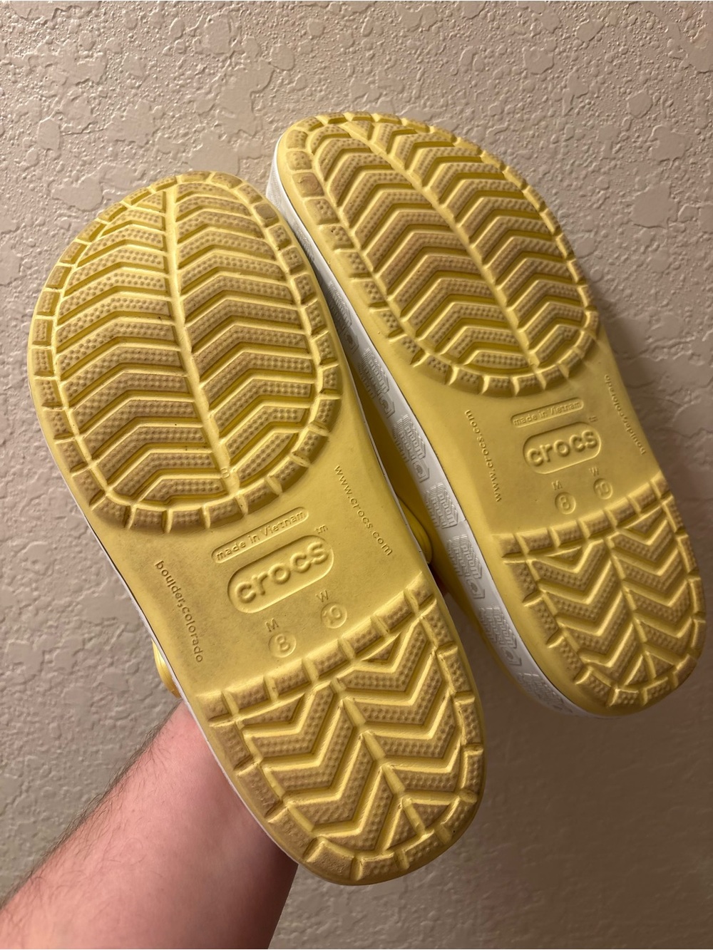 CROCS x Walt Disney World EXCLUSIVE Adult Yellow Clog Mens 8 (or women’s 10) - Picture 4 of 7
